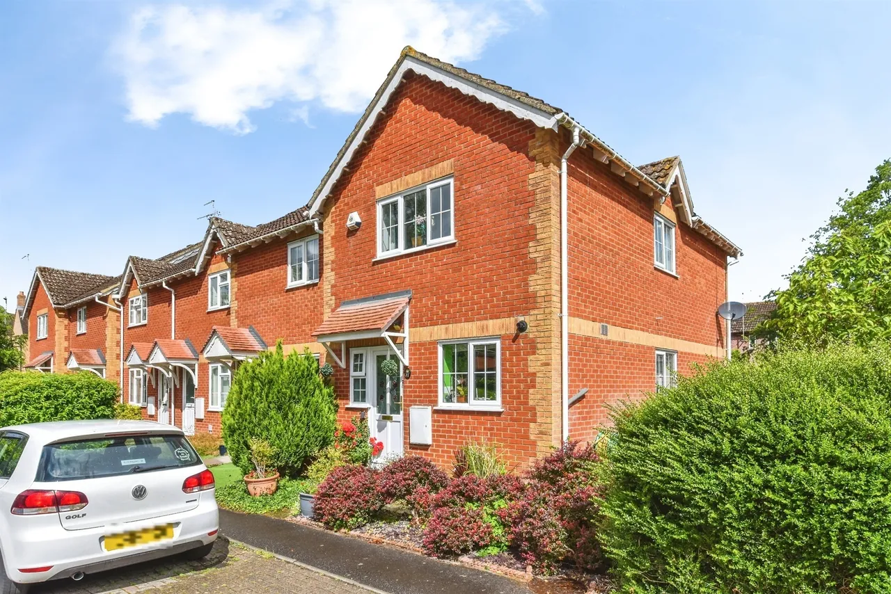 3 bed house for sale — Marina Close, Devizes