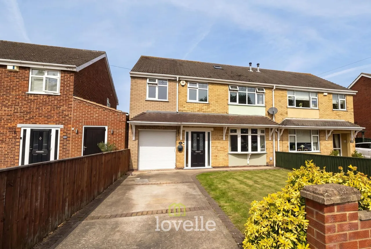 5 bed house for sale, St. Nicholas Drive, Grimsby, DN37