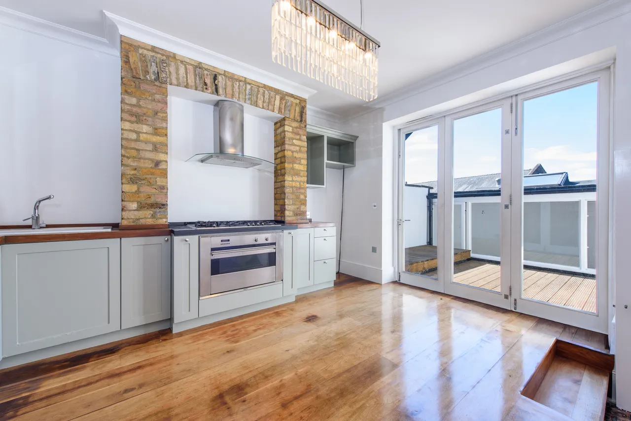16 Holly Bush Vale, London, photo 4