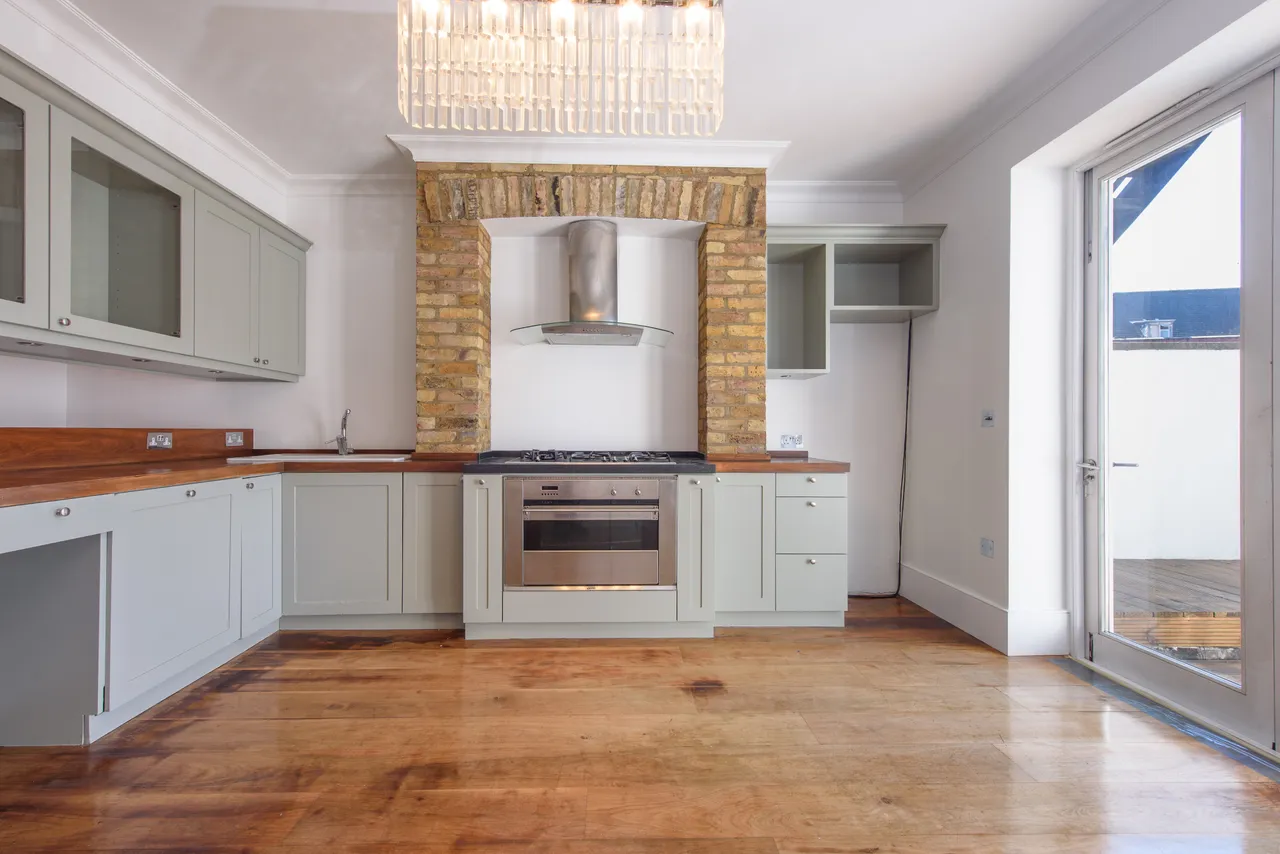 16 Holly Bush Vale, London, photo 5