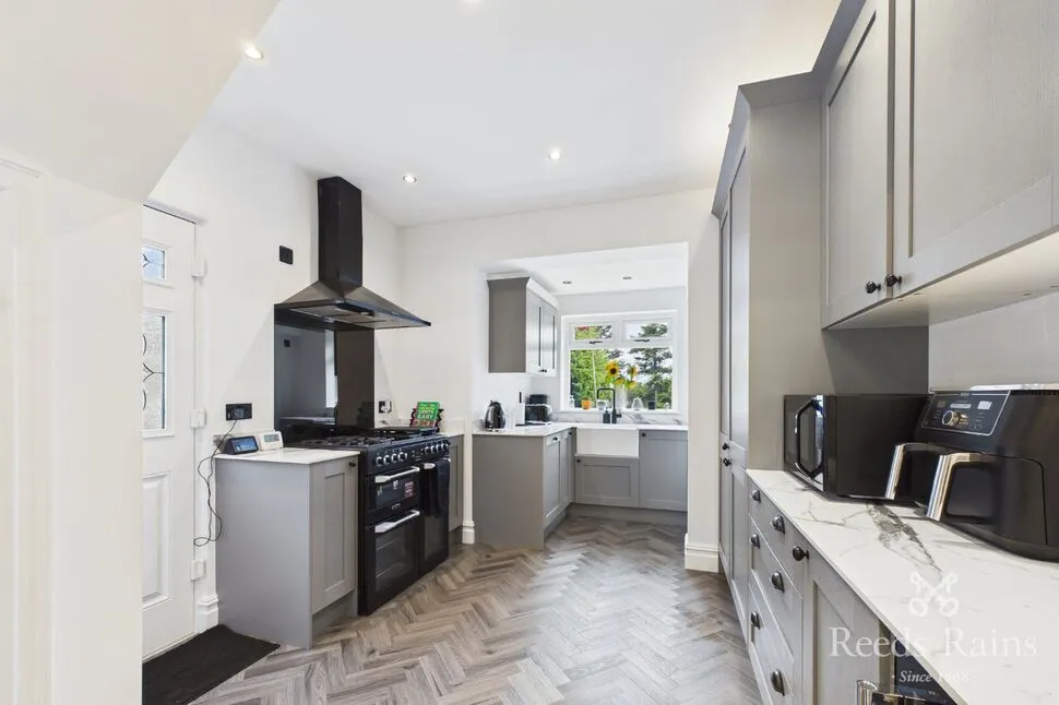 Whitechapel Road, Scholes, West Yorkshire, BD19, photo 10