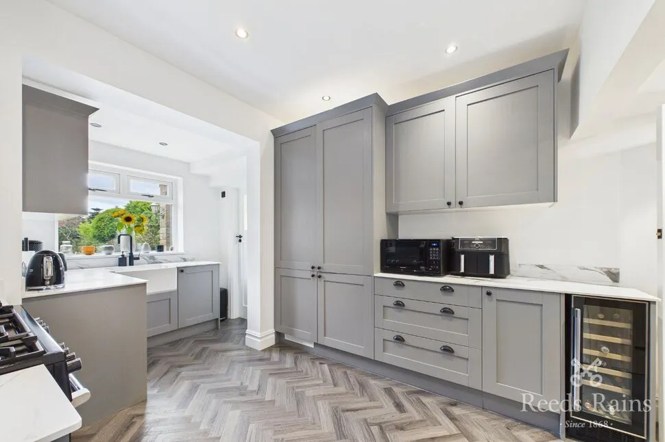 Whitechapel Road, Scholes, West Yorkshire, BD19, photo 2