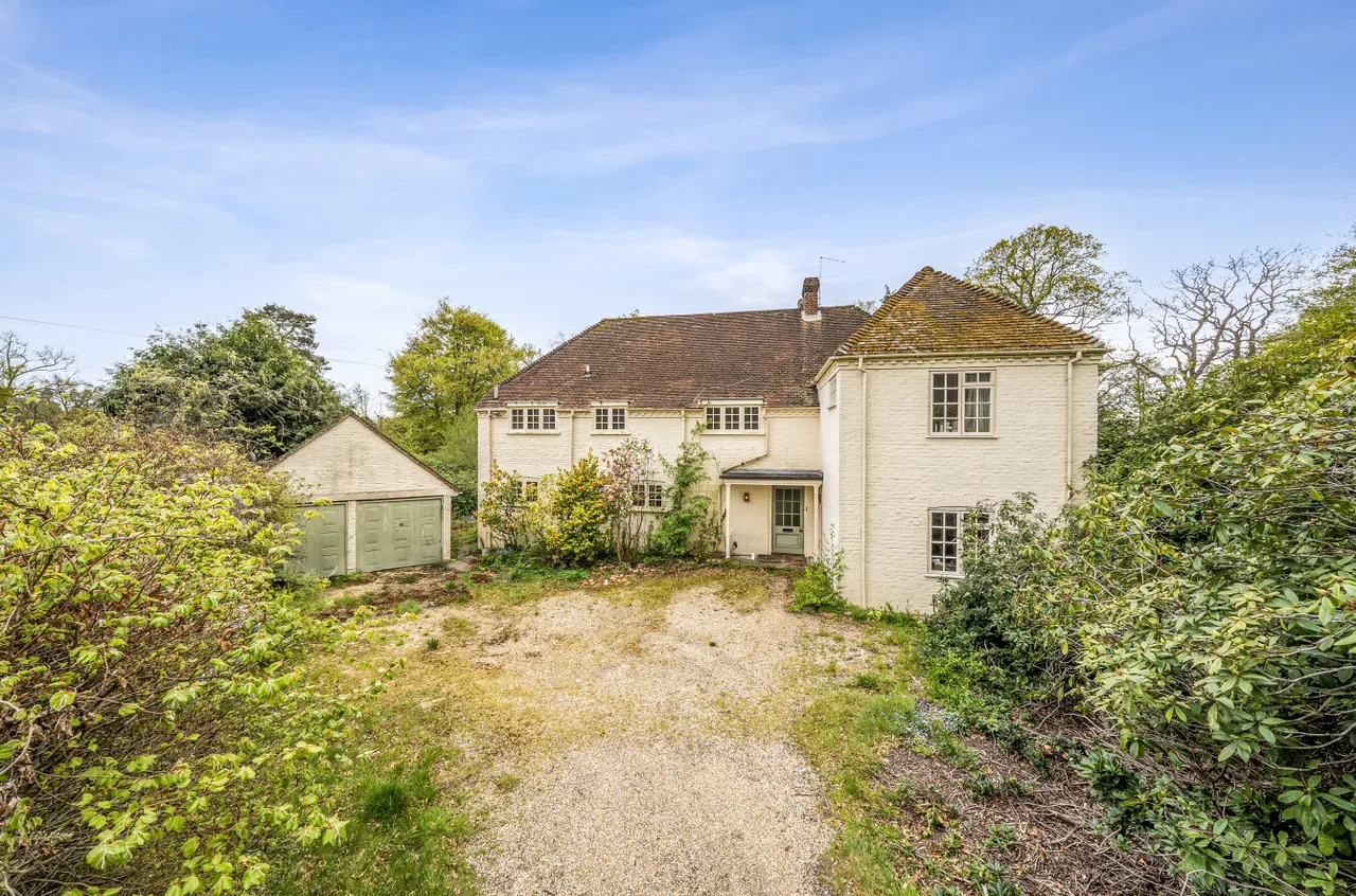 Pine Avenue, Camberley, Surrey, GU15 2LY, photo 2
