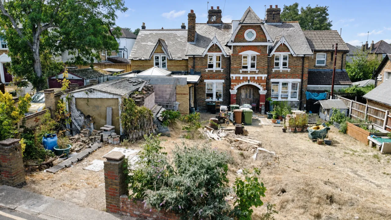 4 bed house for sale, Lower Park Road, Belvedere, DA17