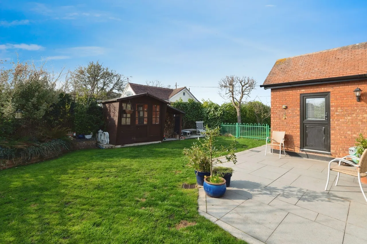 The Chase, WICKFORD, Essex, SS12, photo 16