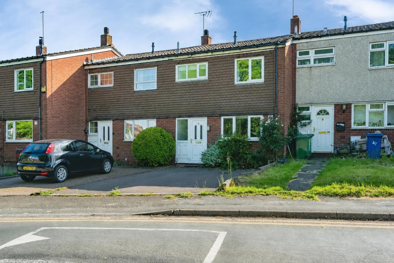 2 bed house for sale — Green Lane, Rugeley