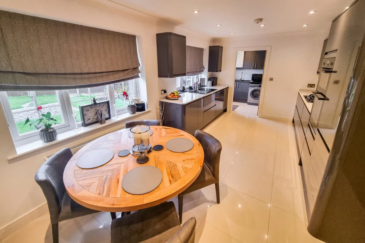 Ewins Close, Ash, Guildford, Surrey, GU12 6SA, photo 5