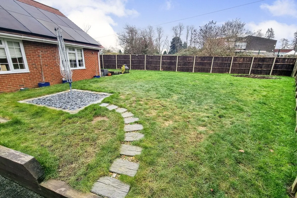 Ewins Close, Ash, Guildford, Surrey, GU12 6SA, photo 17