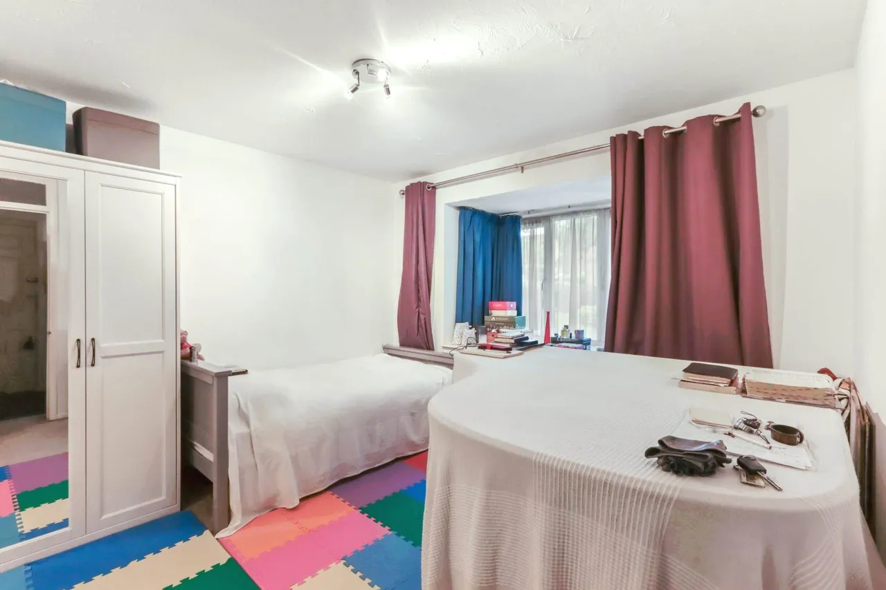Greenway Close, London, N11 3NS, photo 4