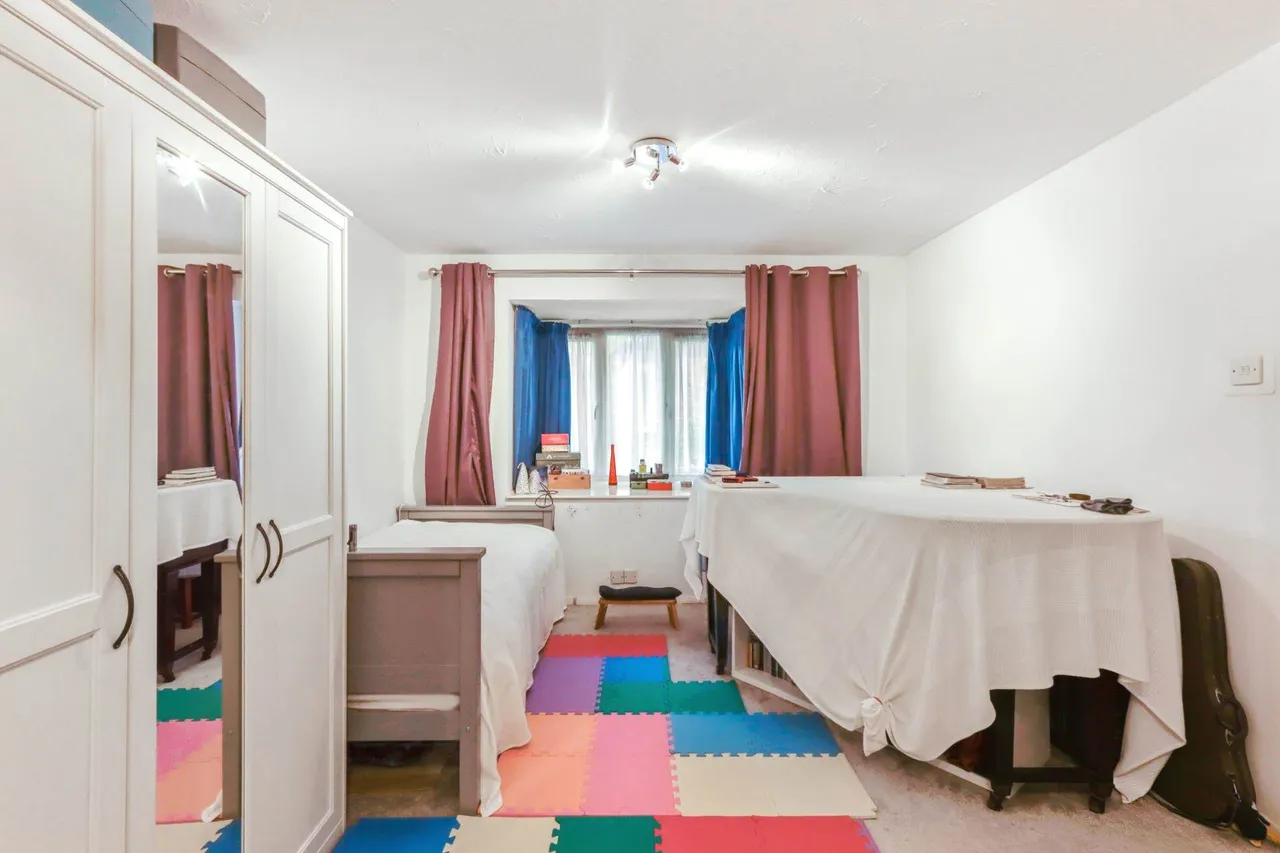 Greenway Close, London, N11 3NS, photo 5
