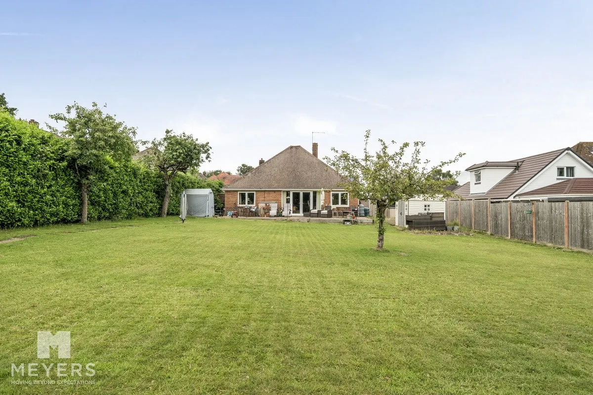3 bed house for sale, Longfield Drive, West Parley, BH22