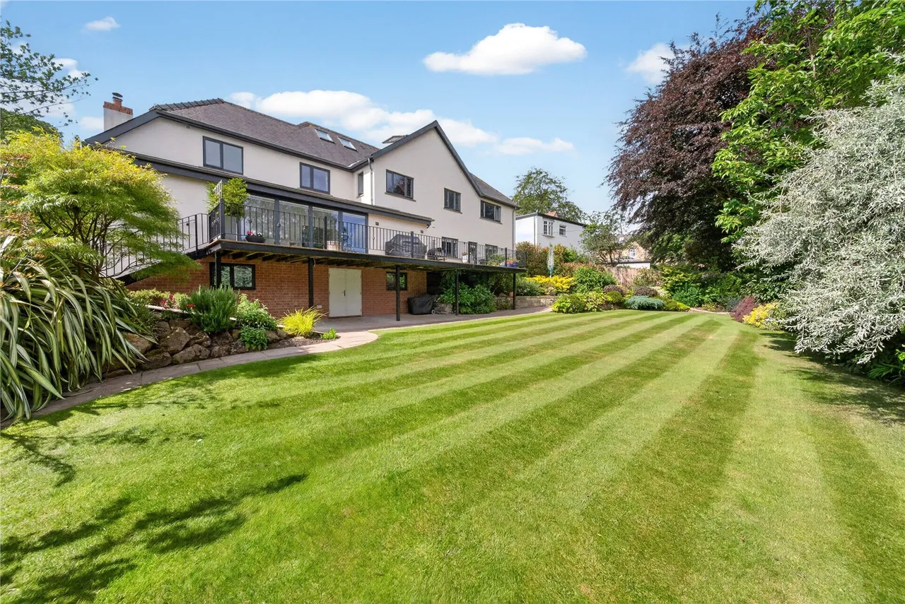 Breary Lane, Bramhope, photo 22