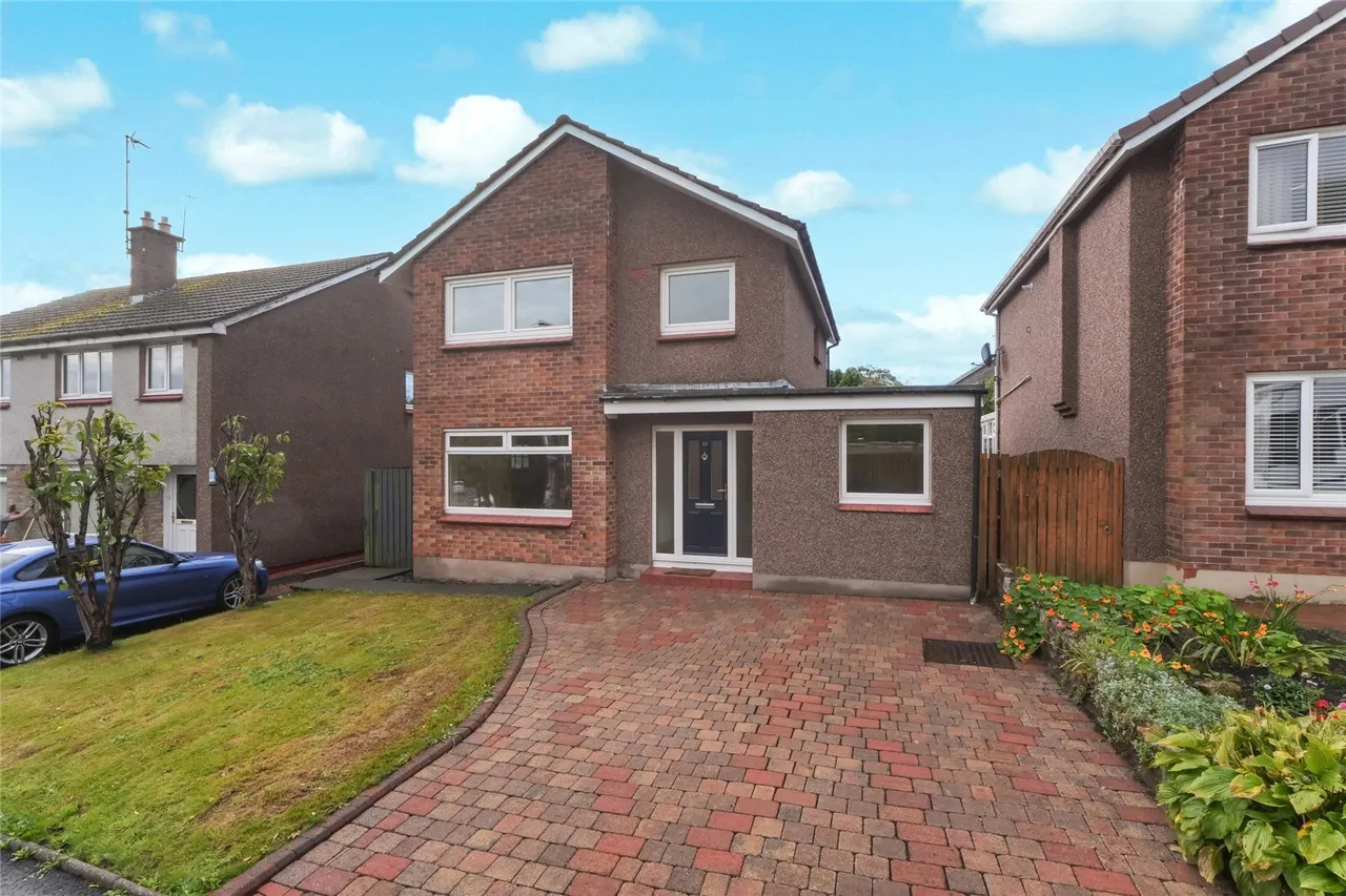 4 bed house for sale, Harviestoun Grove, Tillicoultry, FK13
