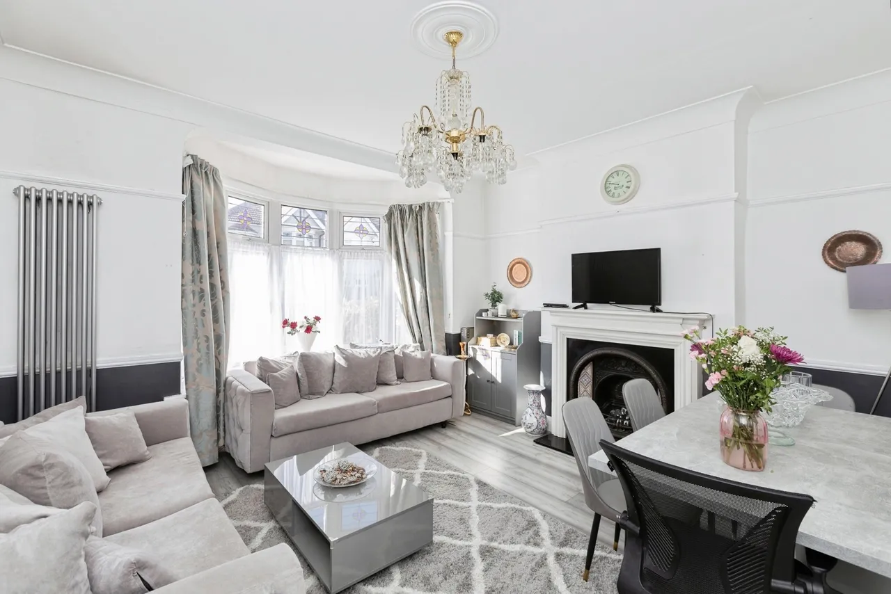 Hastings Avenue, Ilford, IG6, photo 3