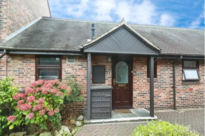 2 bed house for sale — Rectory Close, Nantwich