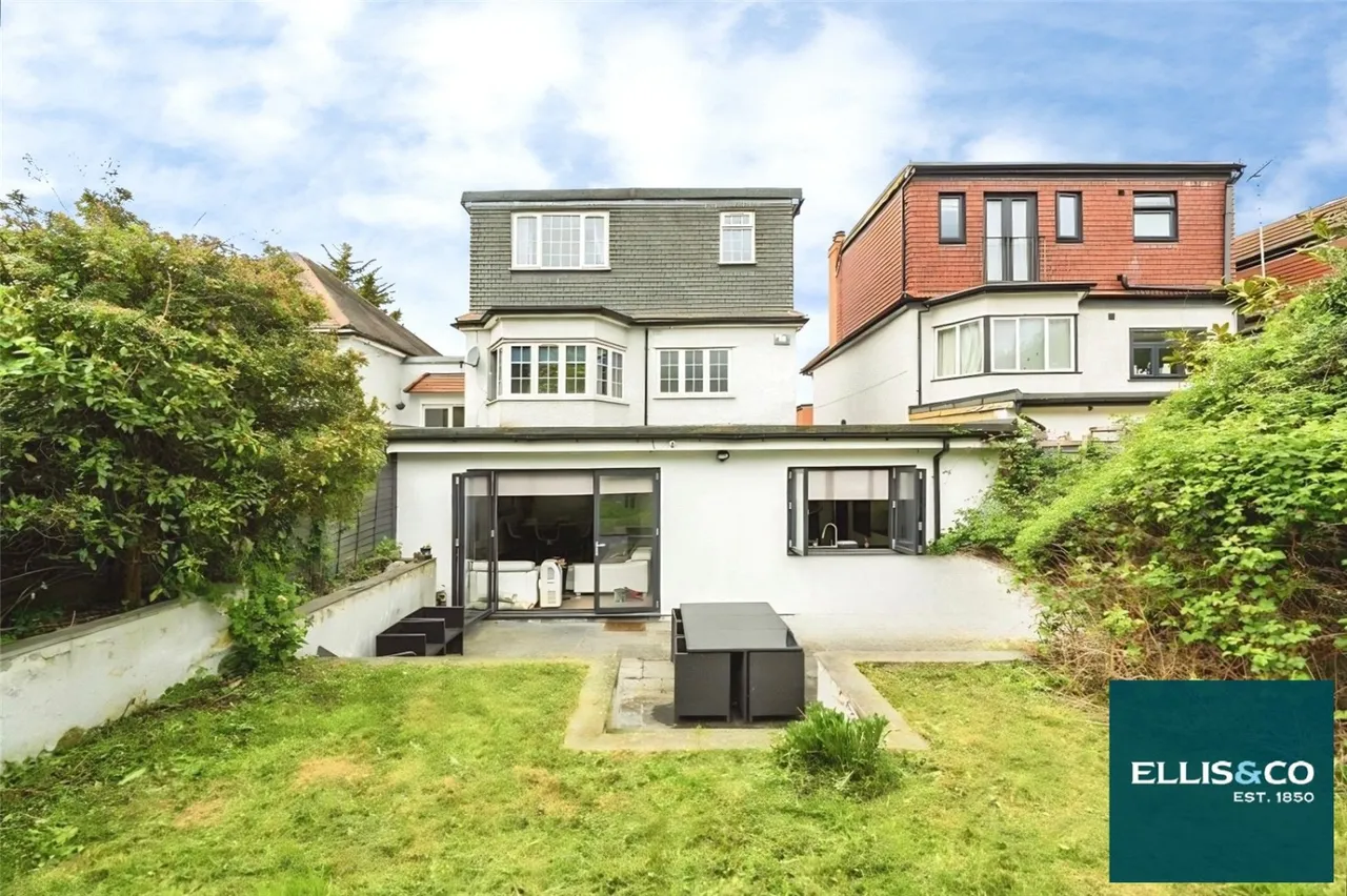 Colindeep Gardens, Hendon, NW4, photo 15