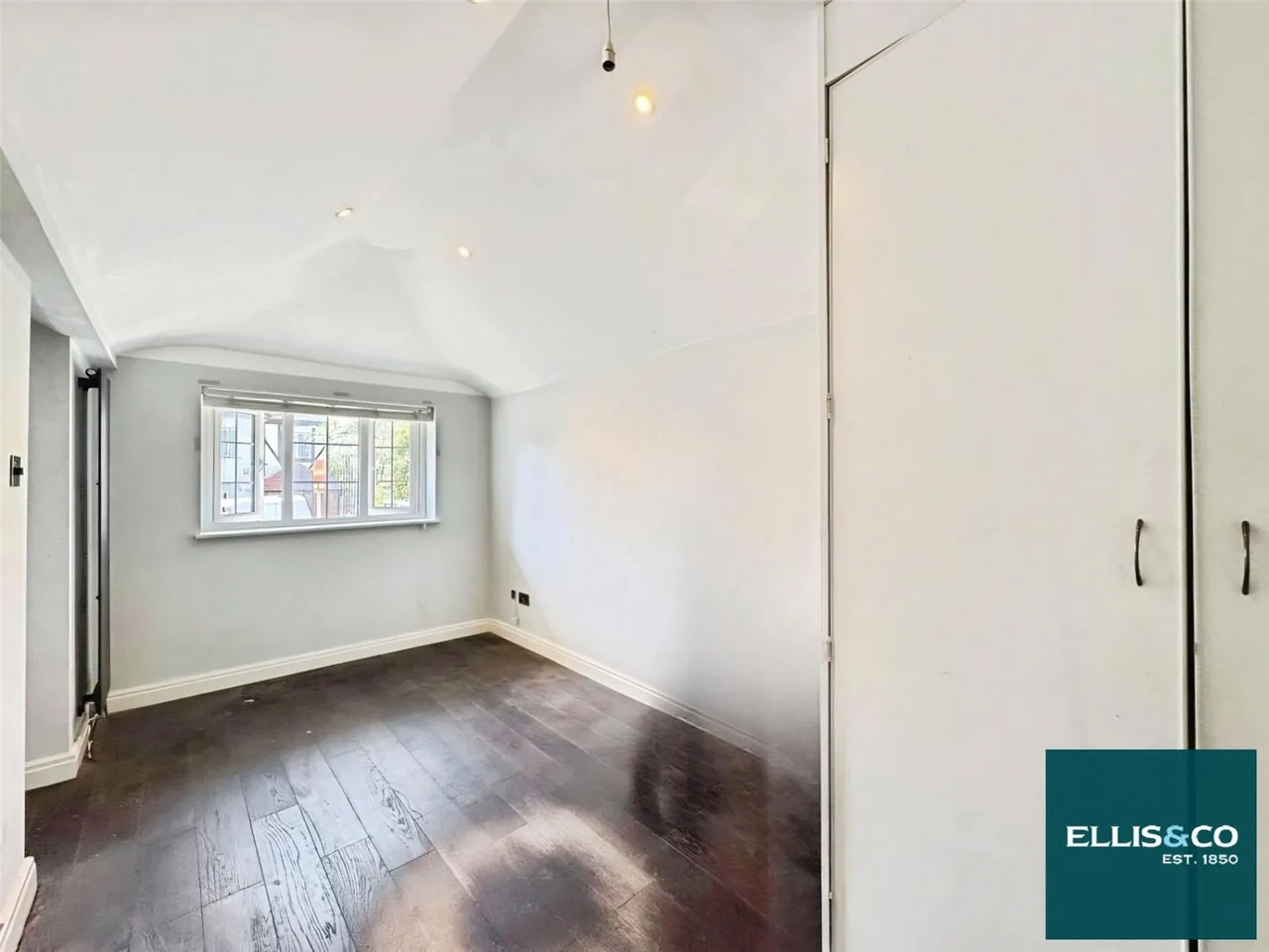 Colindeep Gardens, Hendon, NW4, photo 13