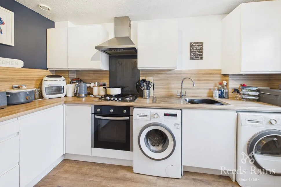 Mallard Close, Heckmondwike, WF16, photo 8