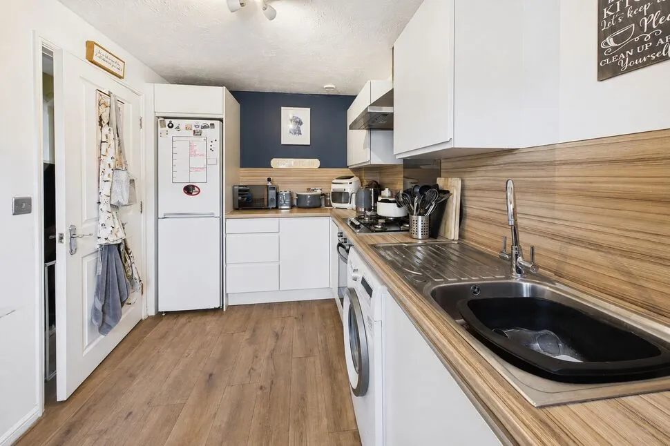 Mallard Close, Heckmondwike, WF16, photo 7