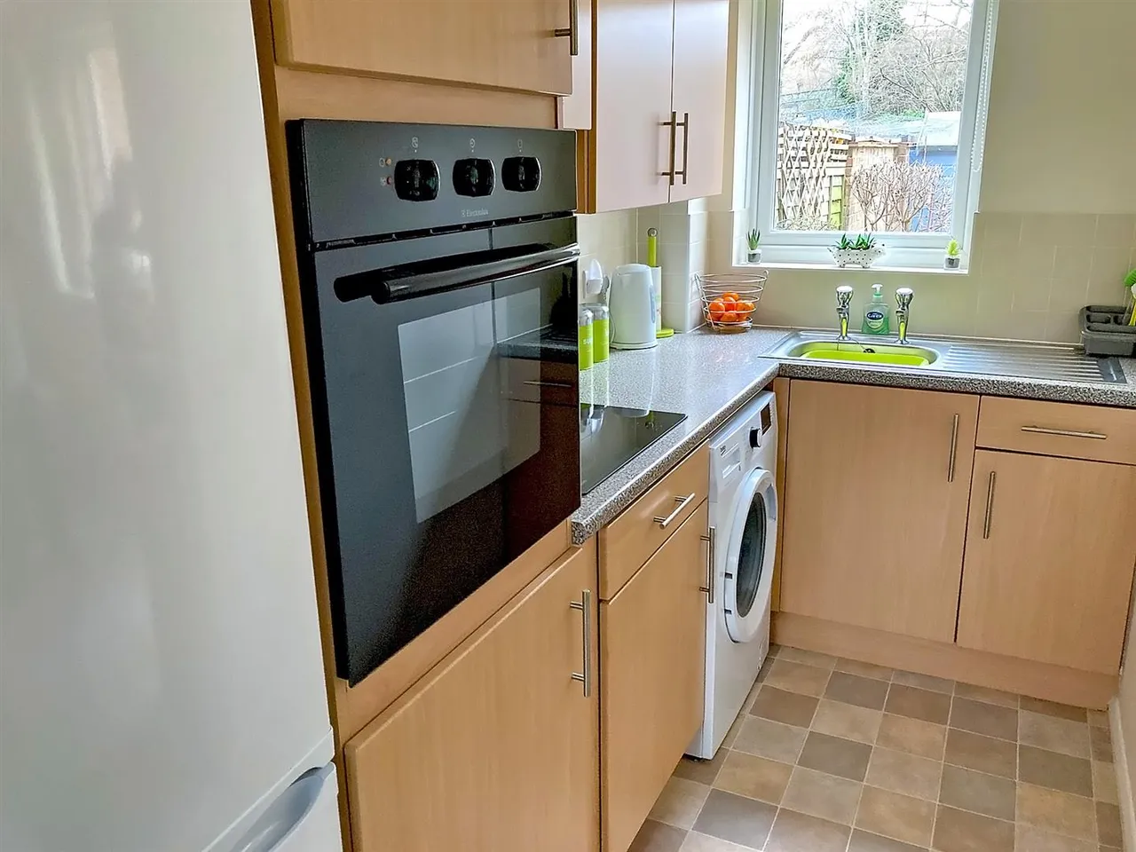 Harlech Close, Worthing, photo 6