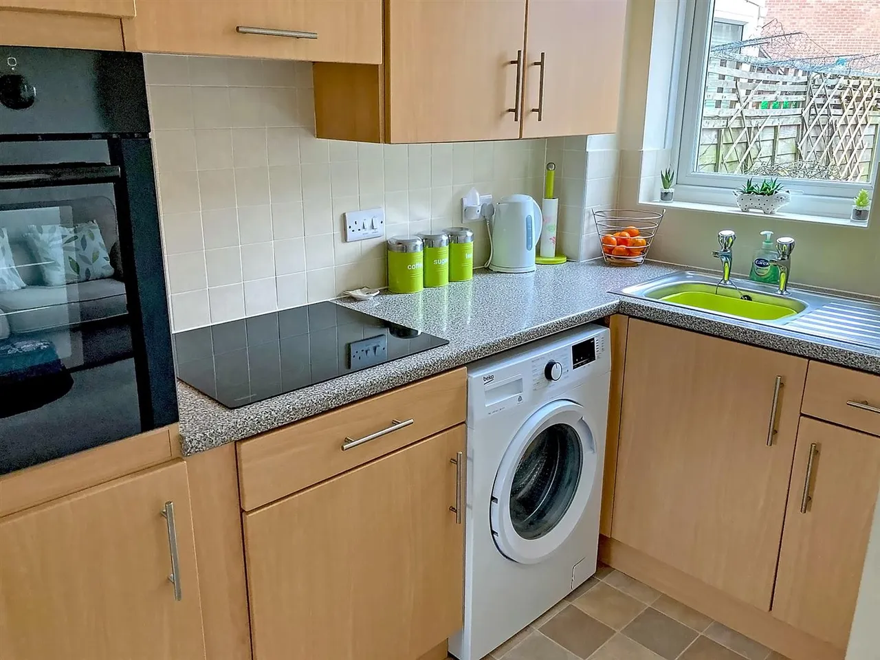 Harlech Close, Worthing, photo 5