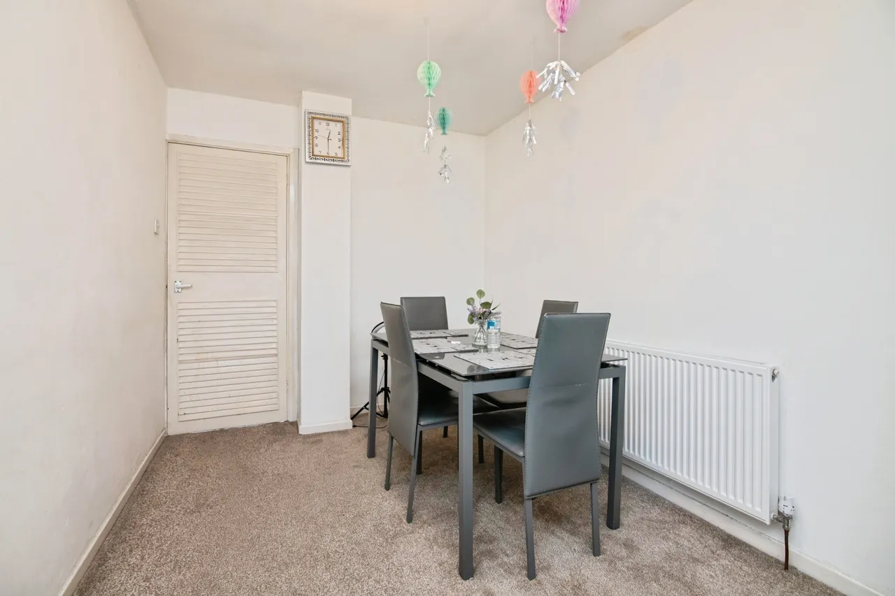 Francis Ward Close, West Bromwich, B71, photo 7