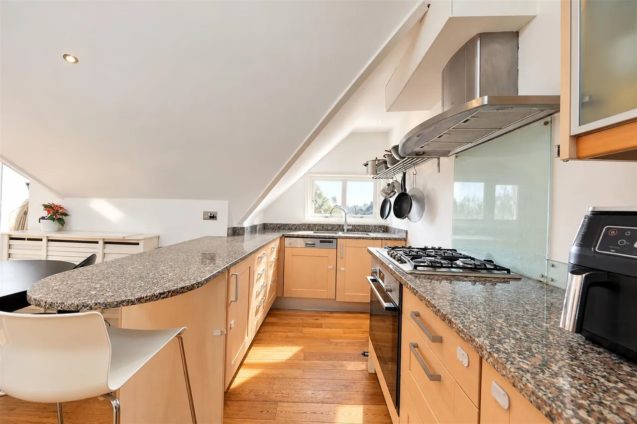 Belsize Lane, London, NW3, photo 18