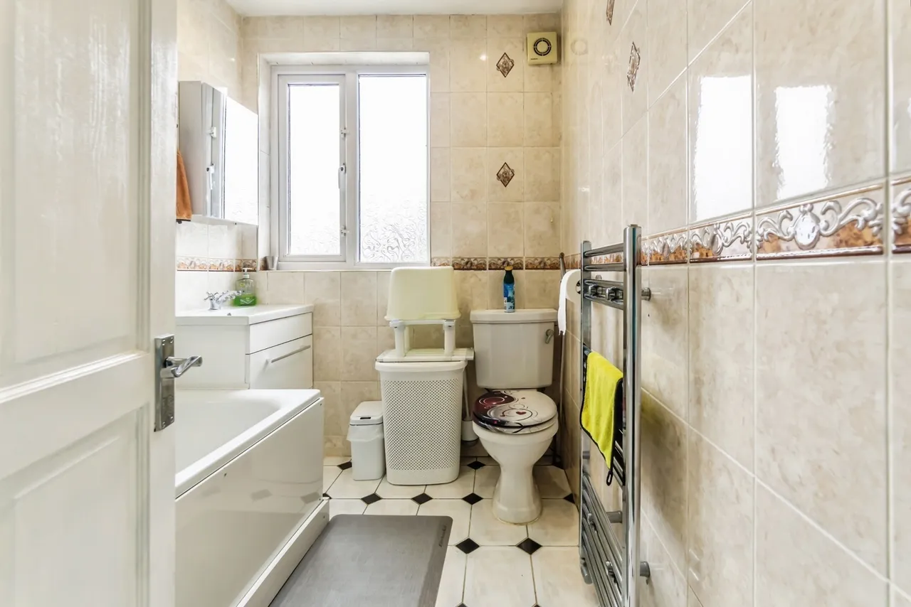 Windermere Road, London, SW16, photo 18