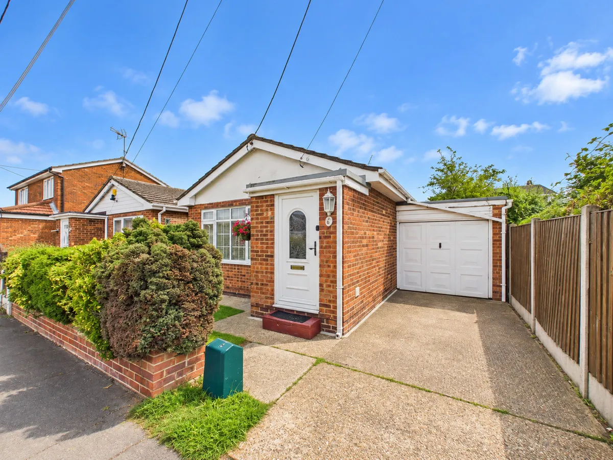 1 bed house for sale, Fairlop Avenue, Canvey Island, SS8