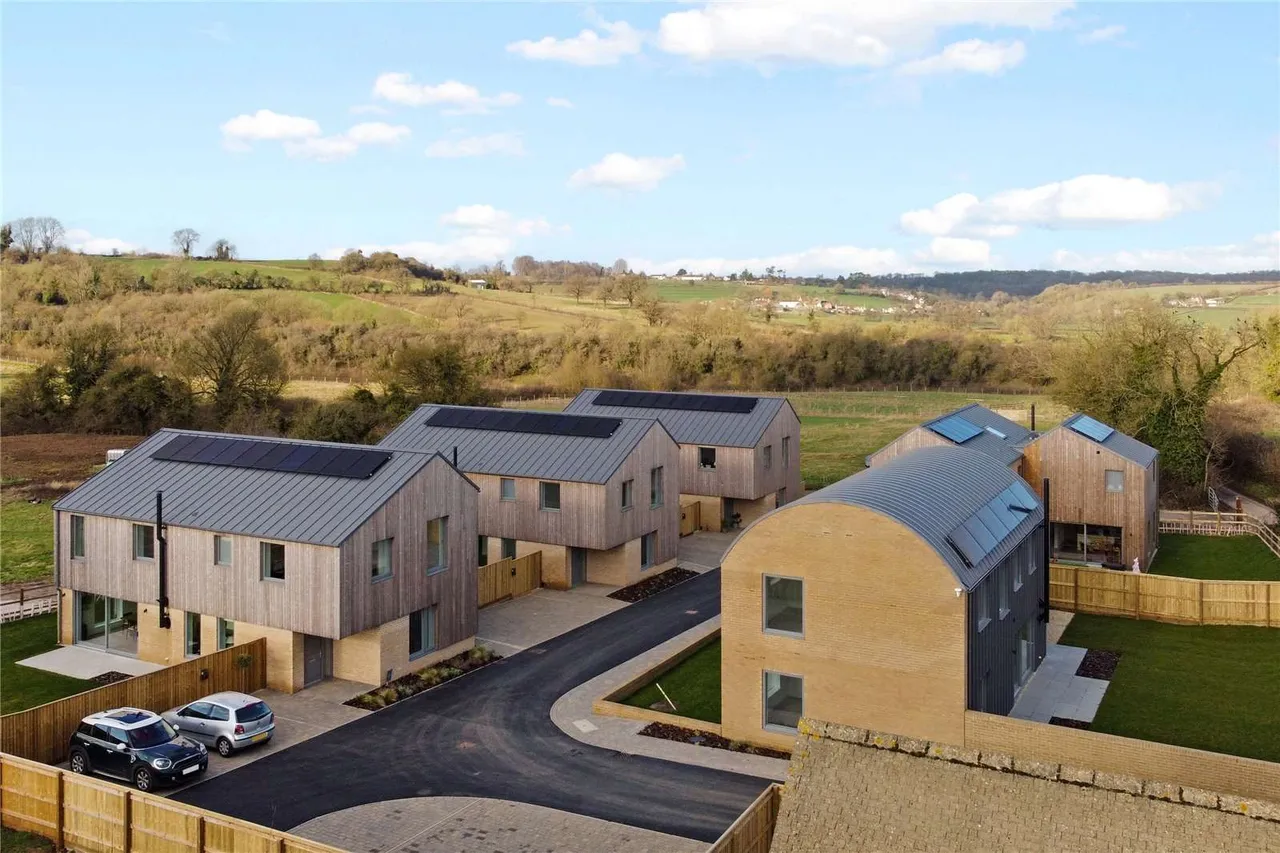 3 bed new development for sale — The Barn Garden, Great Elm, Frome, BA11 3NY