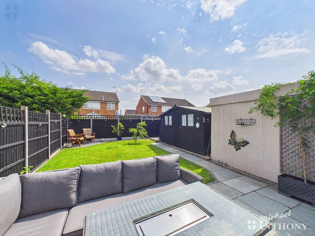 Neyland Drive, Aylesbury, HP19 9SA, photo 3