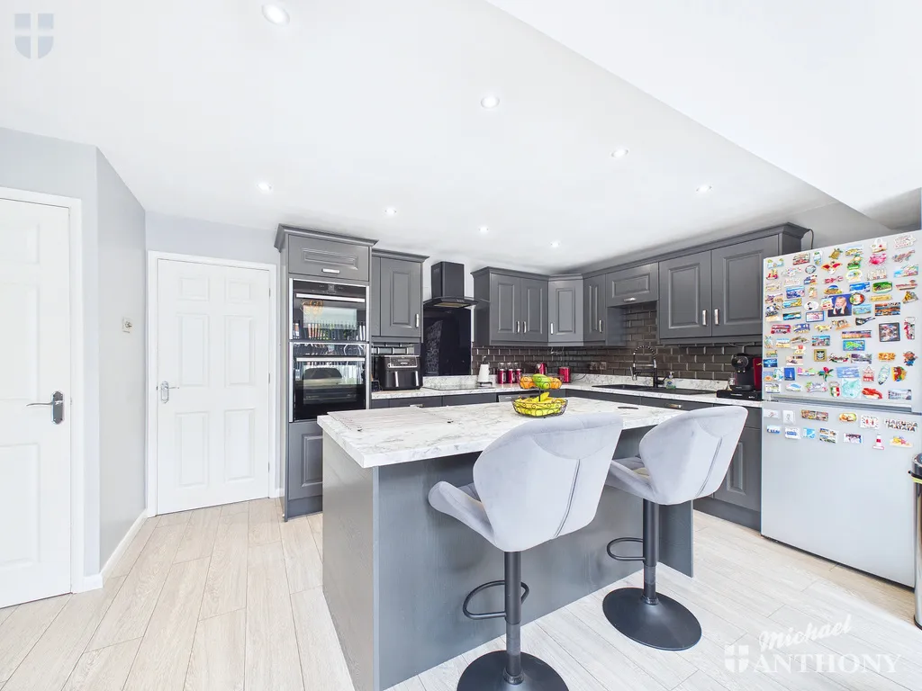 Neyland Drive, Aylesbury, HP19 9SA, photo 4
