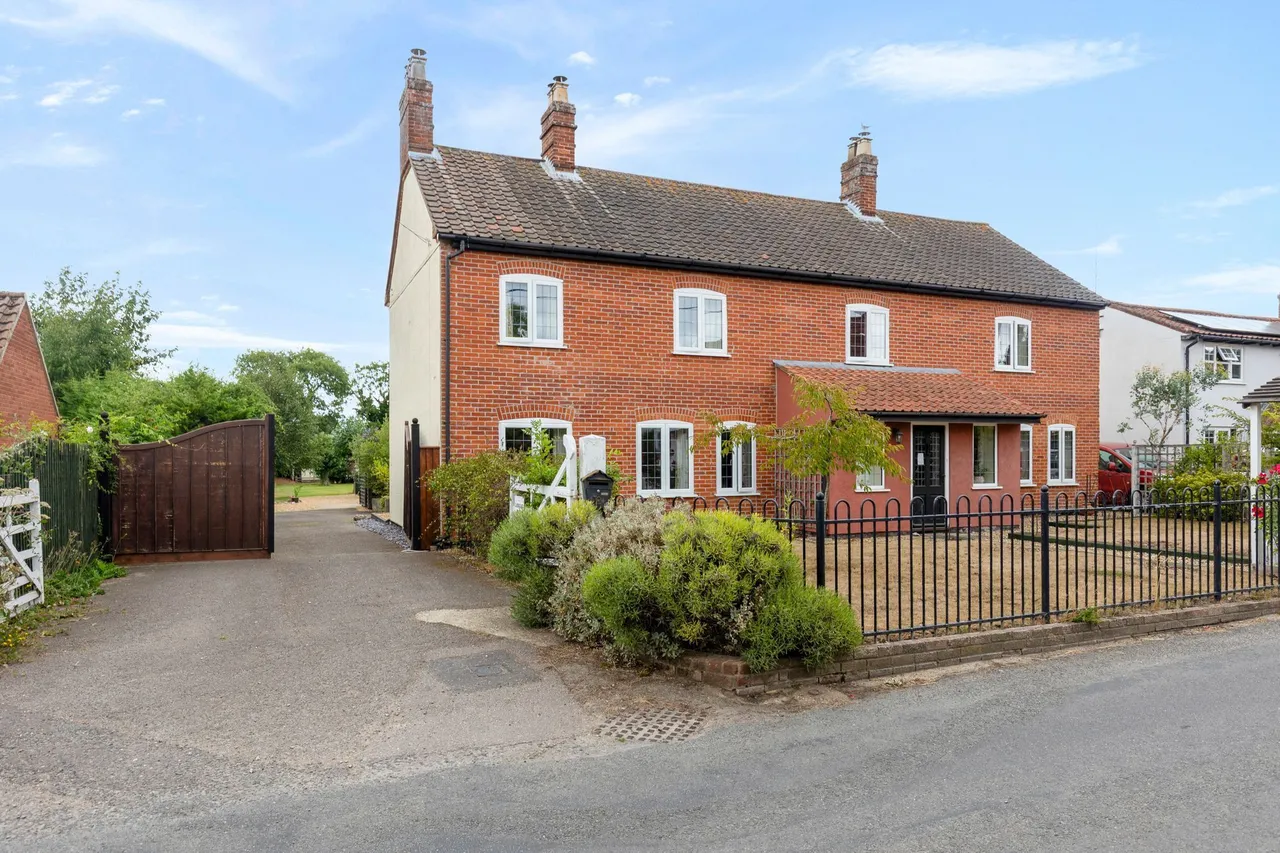 6 bed house for sale, Beautifully Renovated Period Home in
