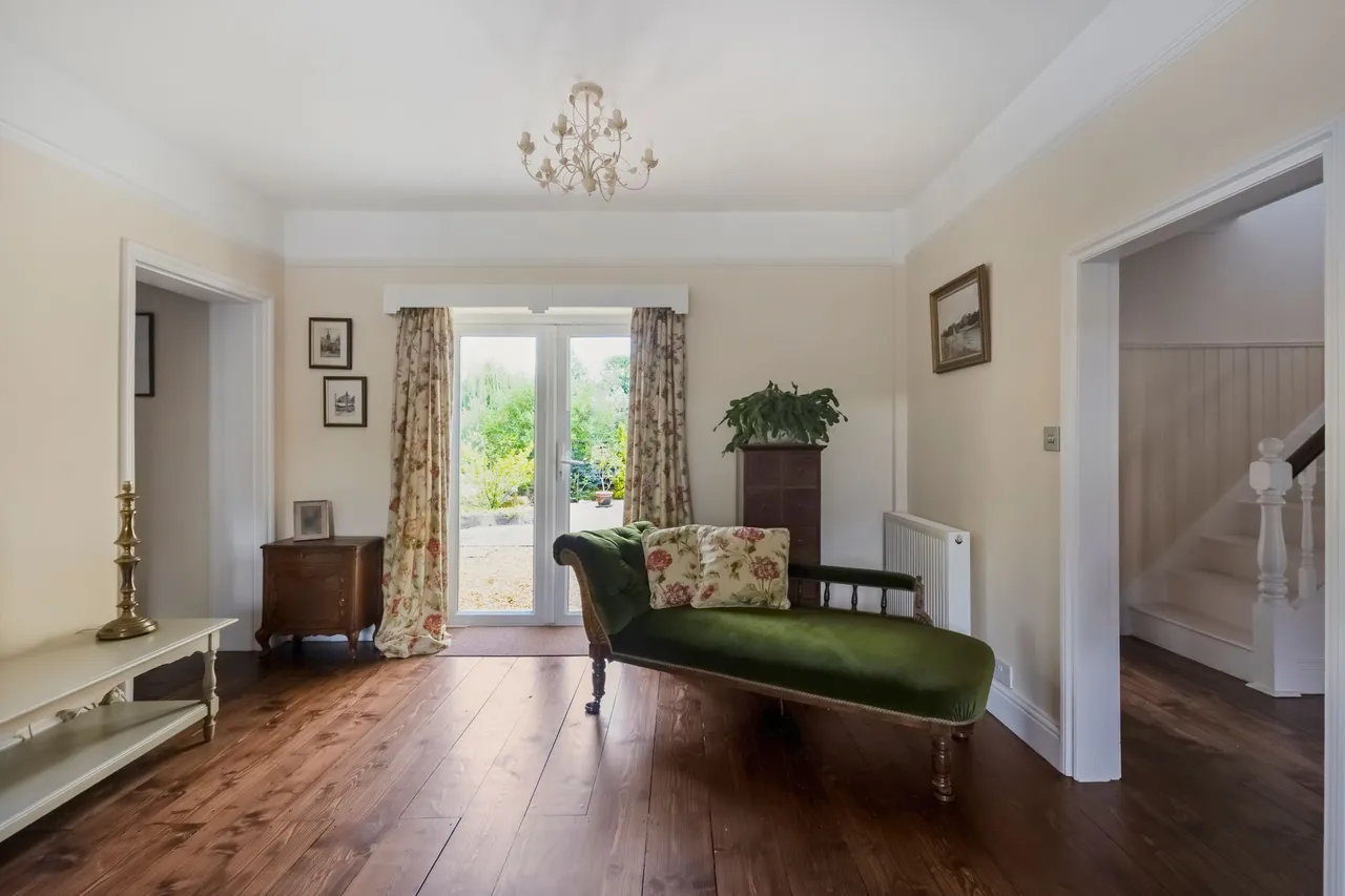 Beautifully Renovated Period Home in, photo 8