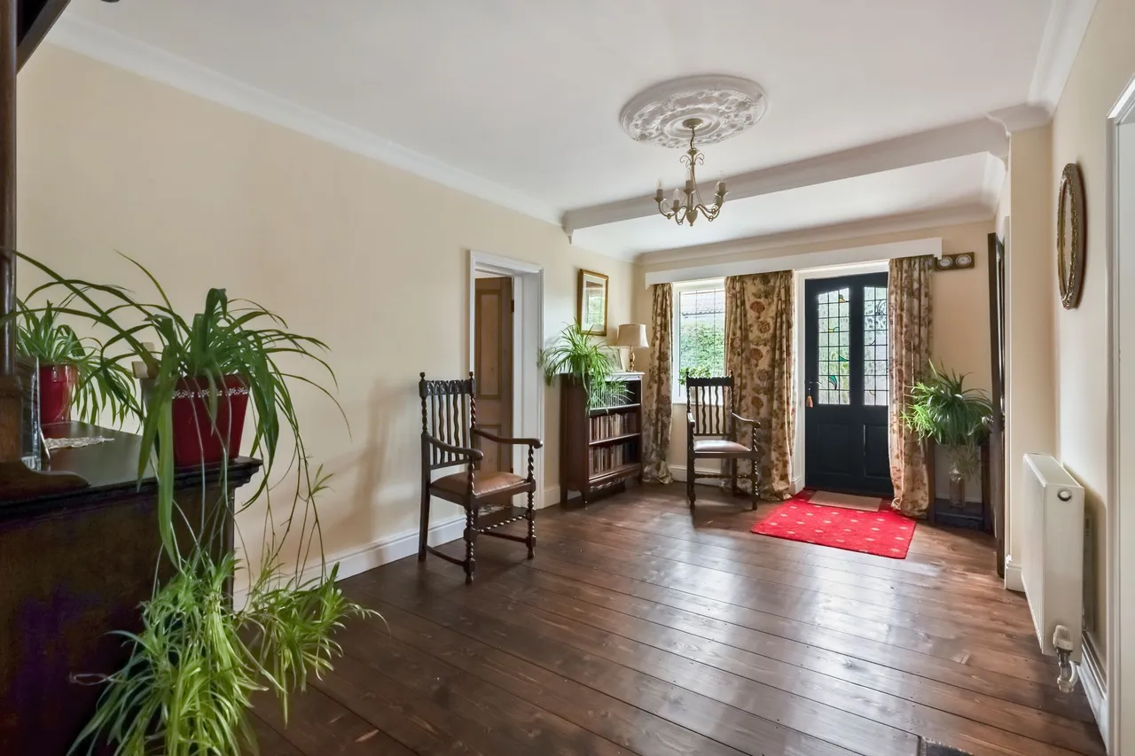 Beautifully Renovated Period Home in, photo 7