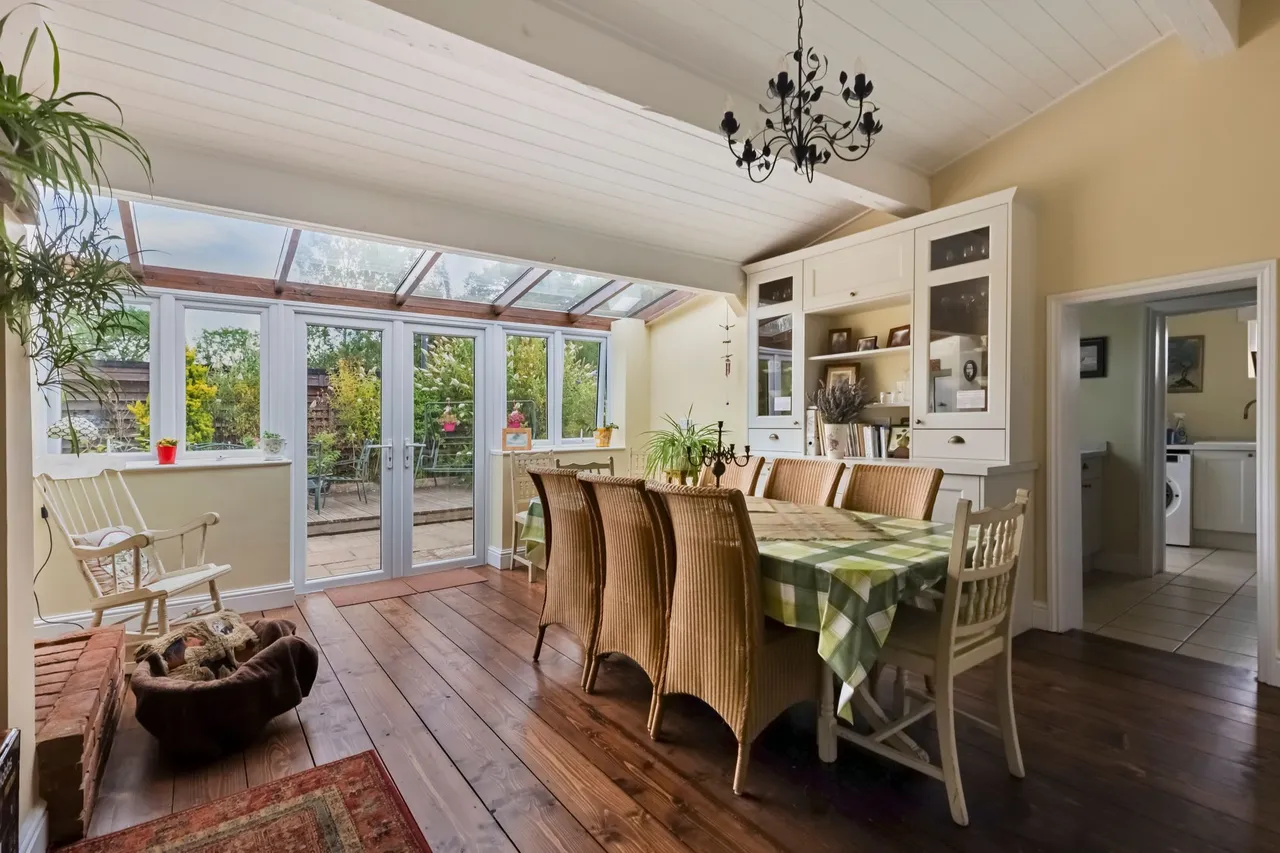 Beautifully Renovated Period Home in, photo 4