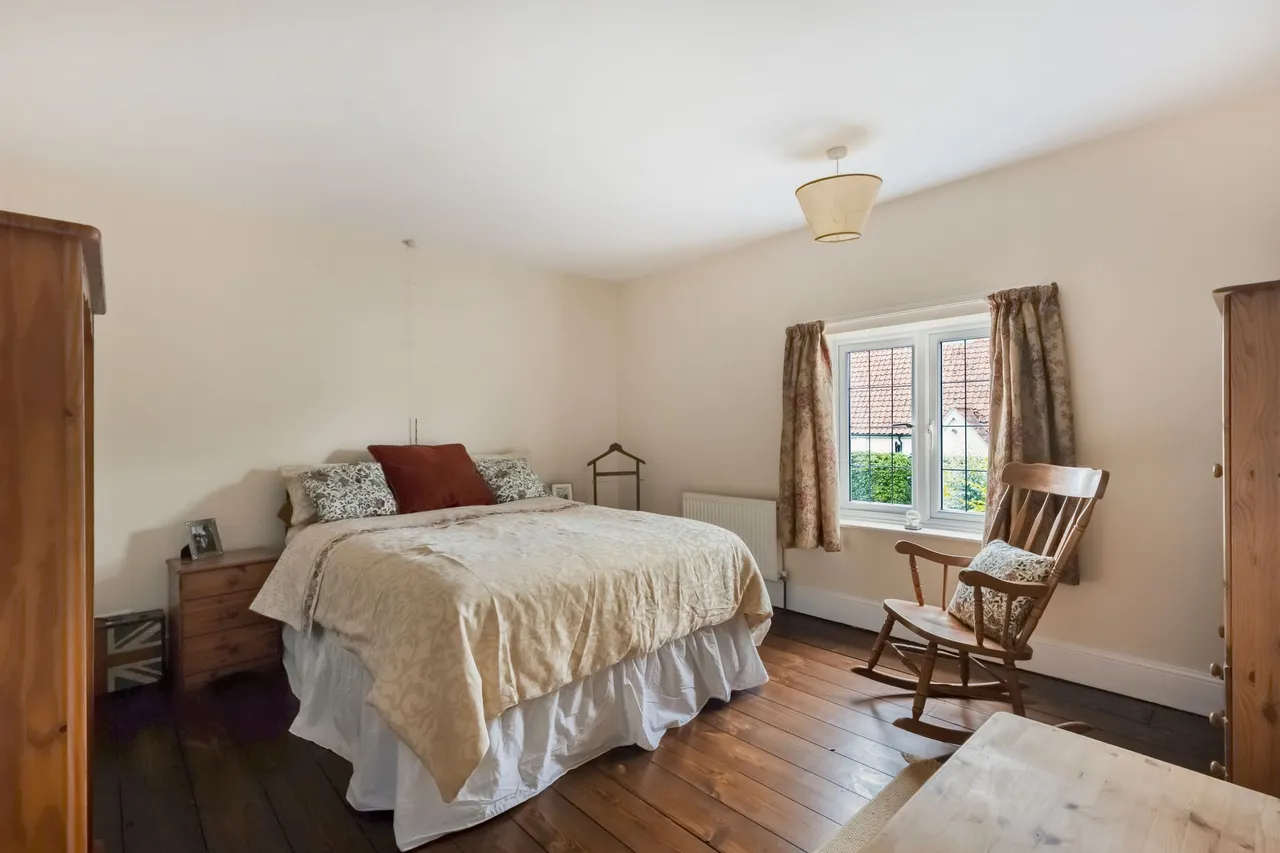 Beautifully Renovated Period Home in, photo 10