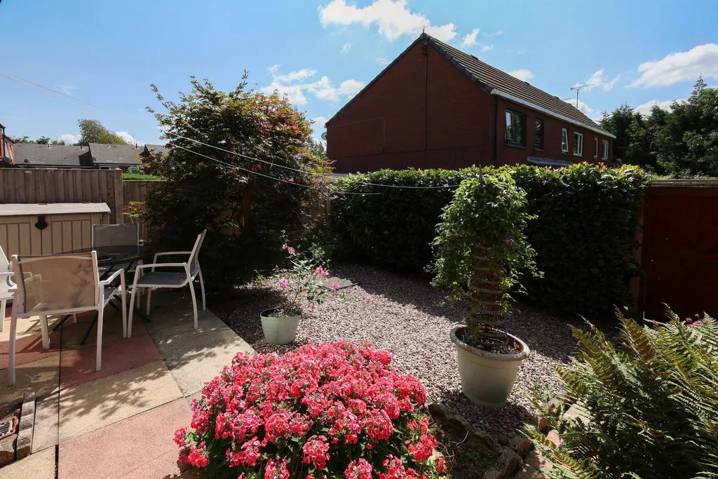 Bramhall Close Milnrow, Rochdale OL16 4BY, photo 21