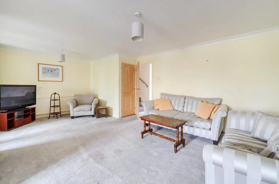 Burnham Close, Windsor, SL4, photo 11
