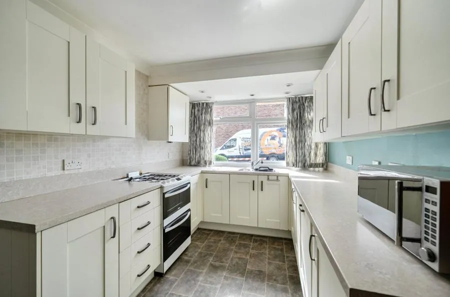 Burnham Close, Windsor, SL4, photo 5