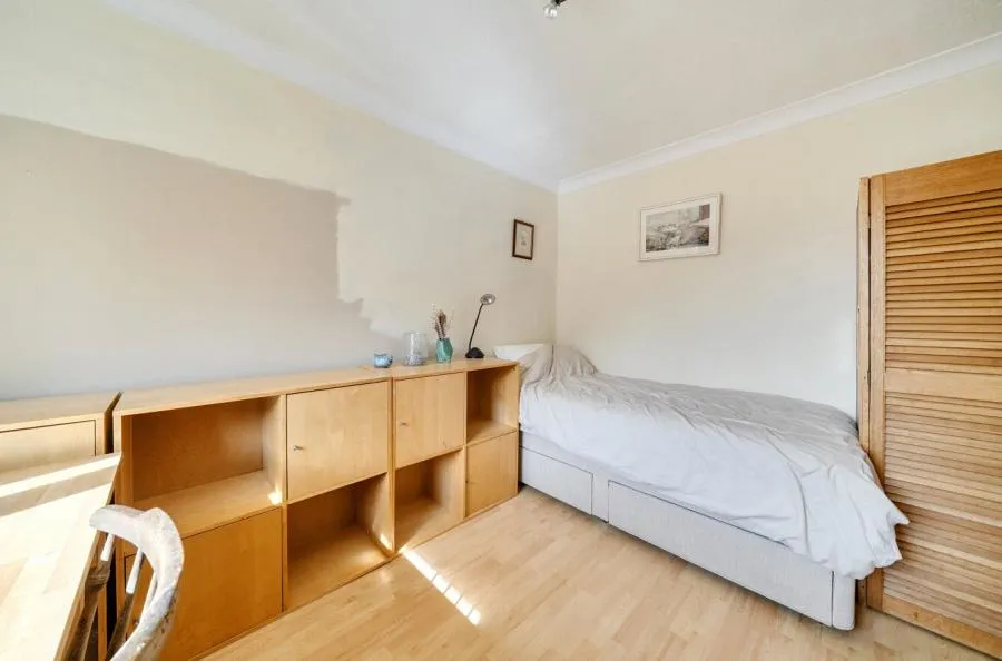 Burnham Close, Windsor, SL4, photo 16