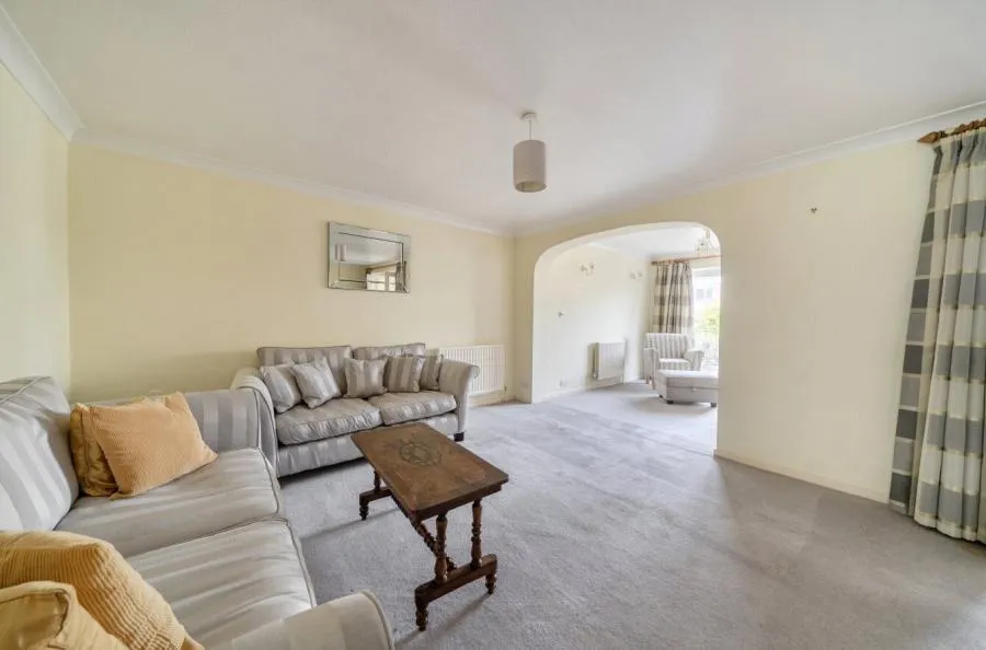 Burnham Close, Windsor, SL4, photo 12