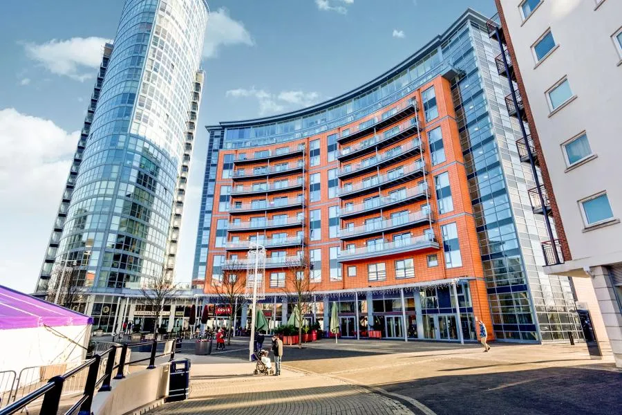 1 bed flat to rent, The Crescent, Gunwharf Quays, PO1