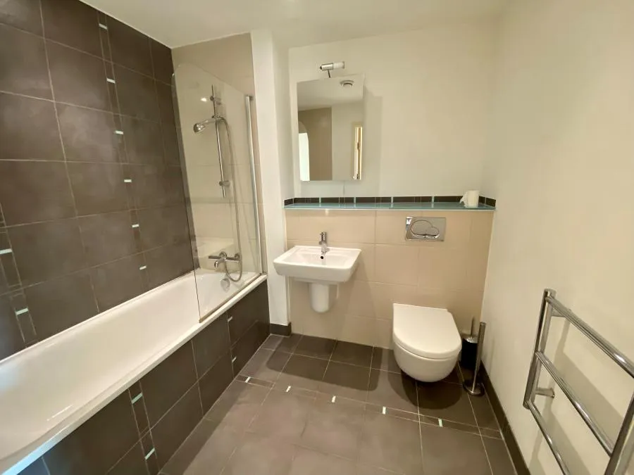 The Crescent, Gunwharf Quays, PO1, photo 5