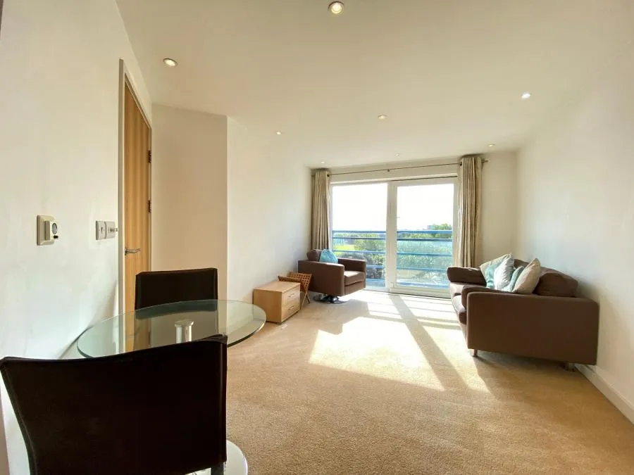 The Crescent, Gunwharf Quays, PO1, photo 2