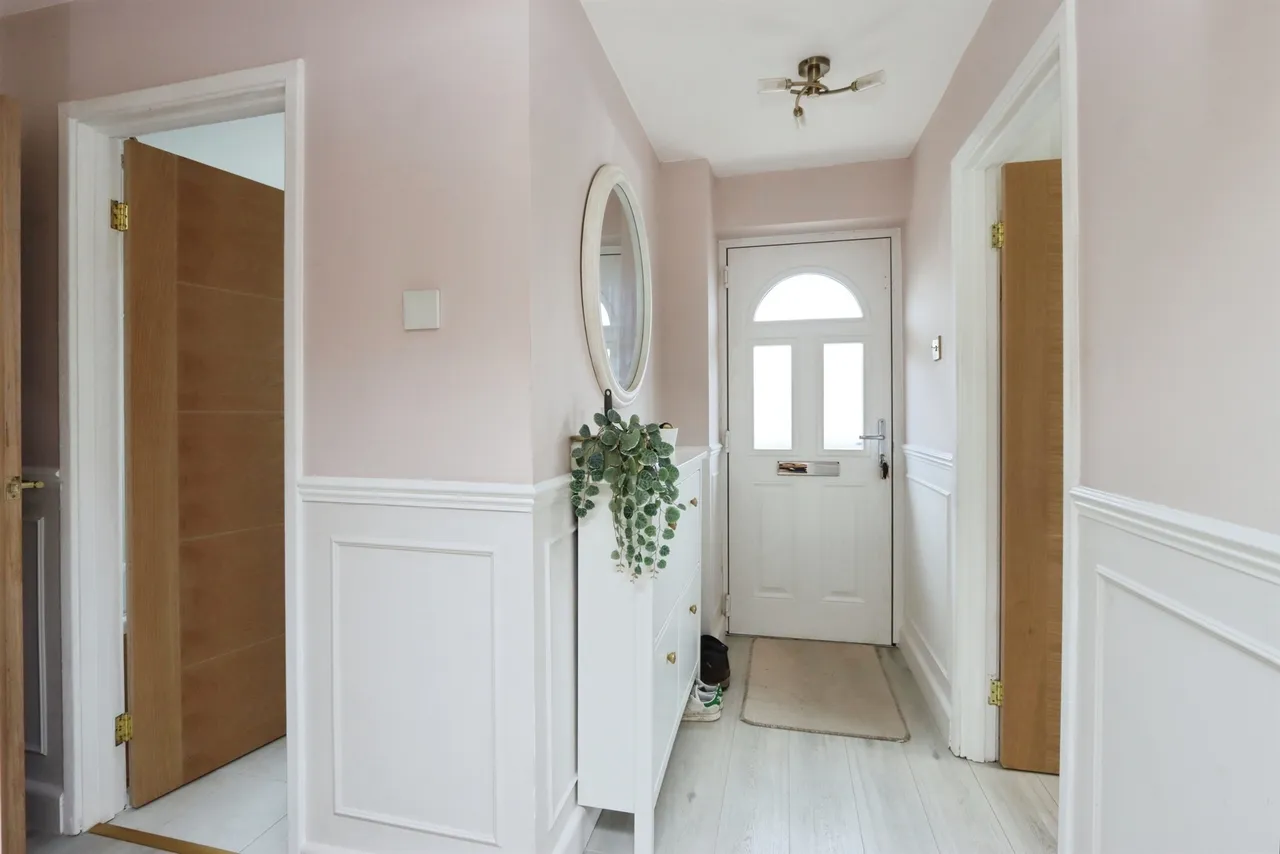 Kynance Crescent, Brinsworth, Rotherham, photo 5