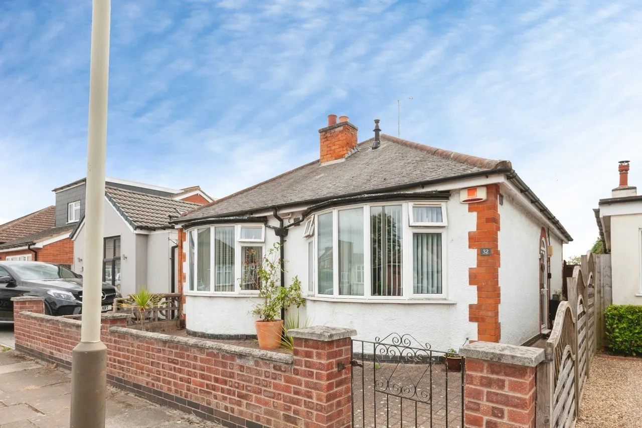 2 bed house for sale, Melton Avenue, Leicester, LE4