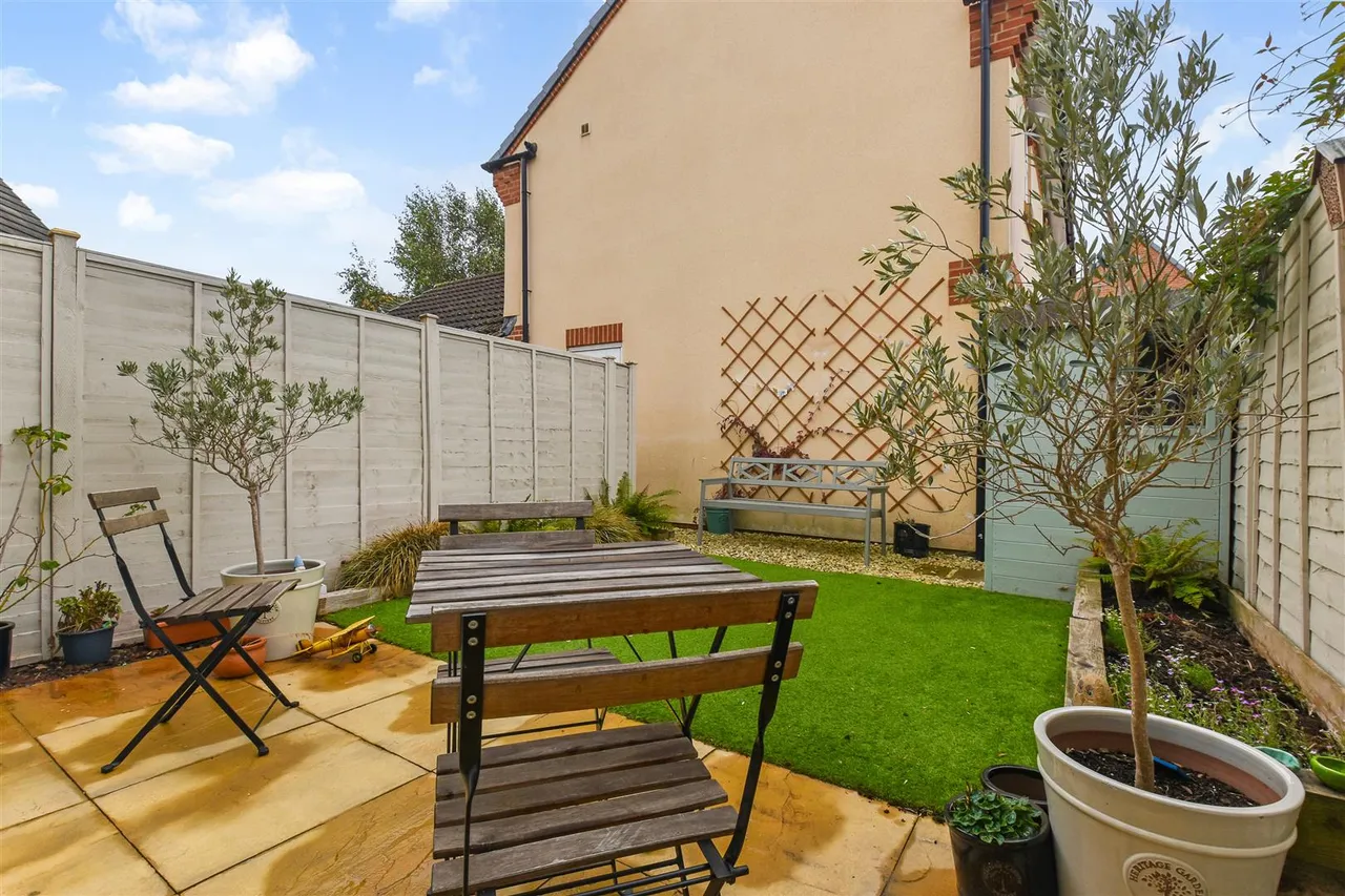 Swallow Way, Cullompton, photo 26