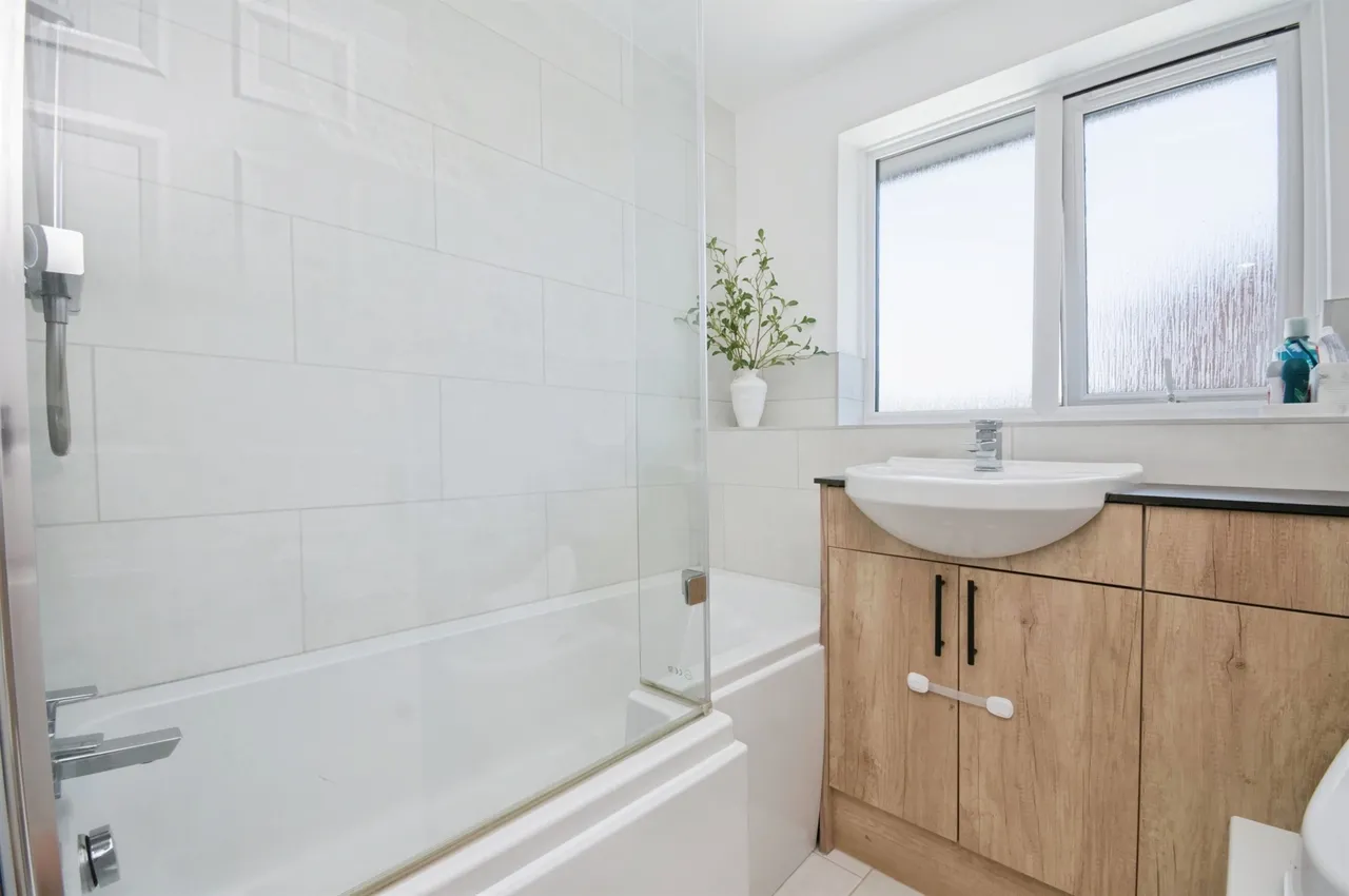Rydal Way, Eastbourne, photo 10