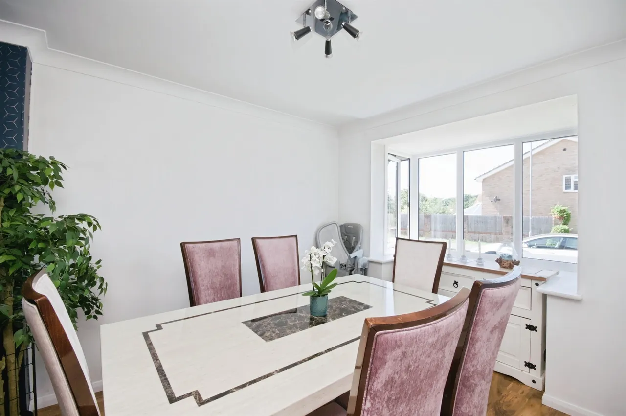 Rydal Way, Eastbourne, photo 4